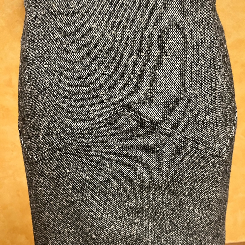 Victoria’s Secret Black and White Tweed Pencil Skirt - Size 10 - Picture 5 of 8